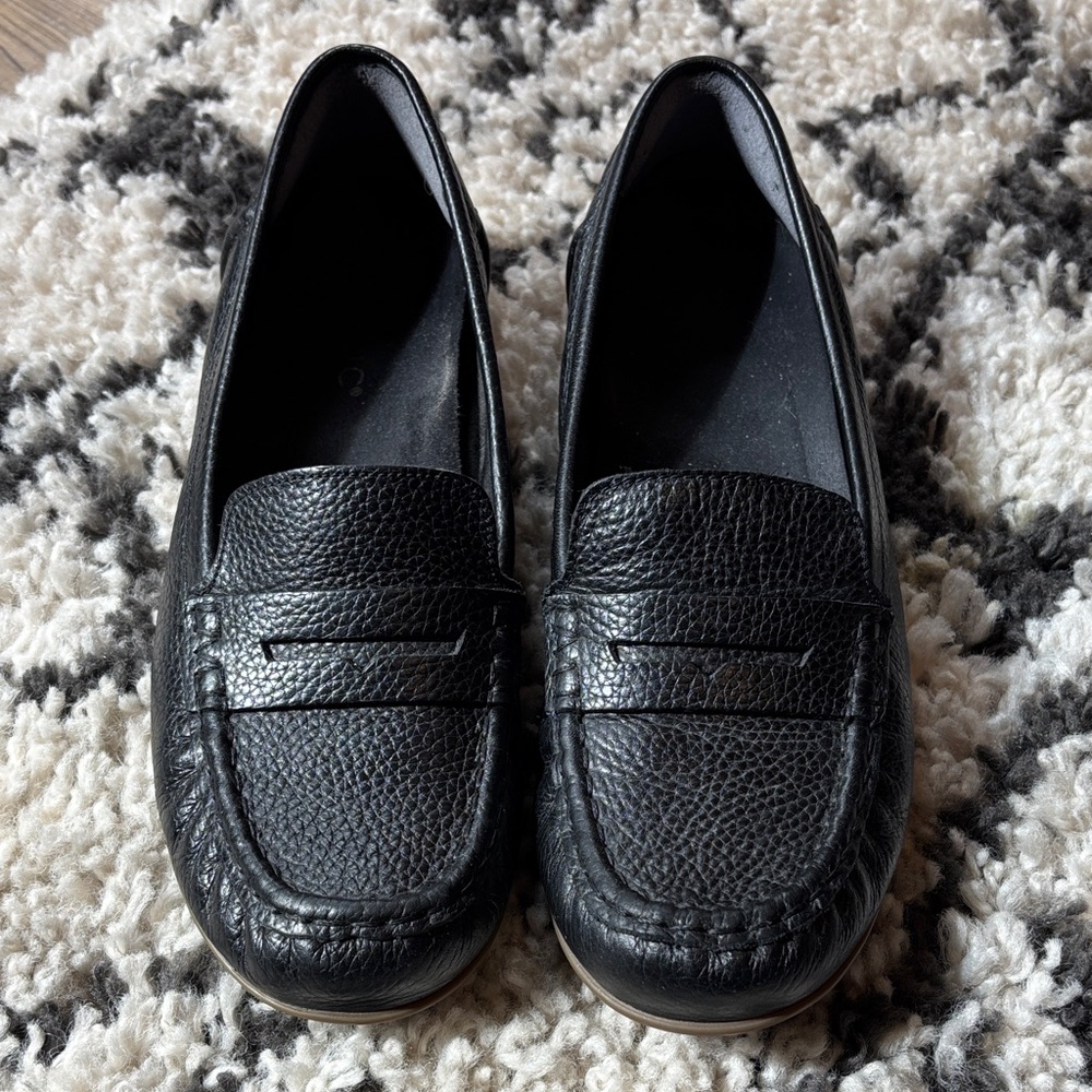 Vionic Black Leather Loafers